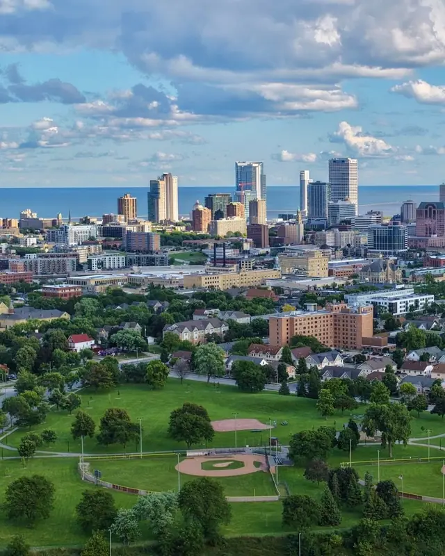 We Buy Houses Milwaukee, WI | Sell My House Fast Milwaukee, WI | Prominent Cash Offer